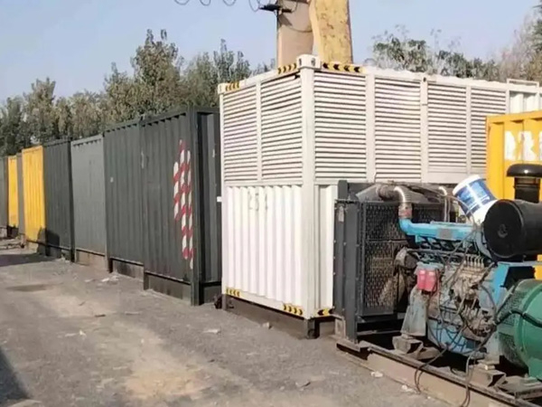 翰林镇200KW柴油发电机机组每小时油耗是多少？